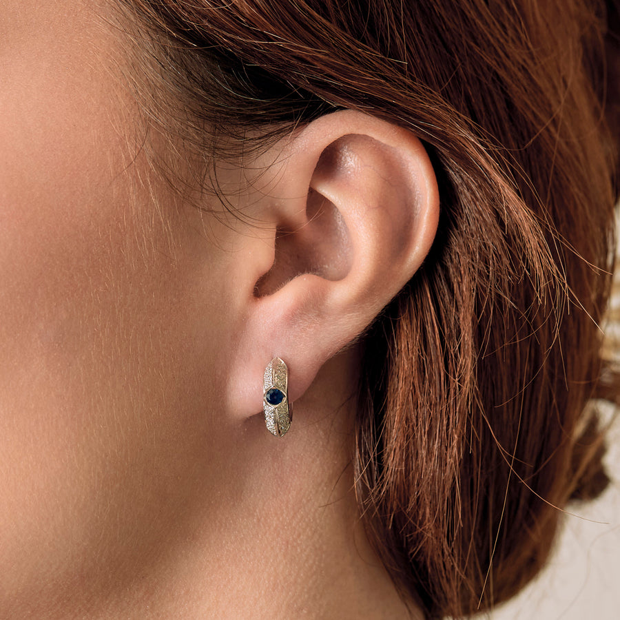 BOUCLES D'OREILLES CRÉOLES OR, DIAMANTS ET SAPHIRS