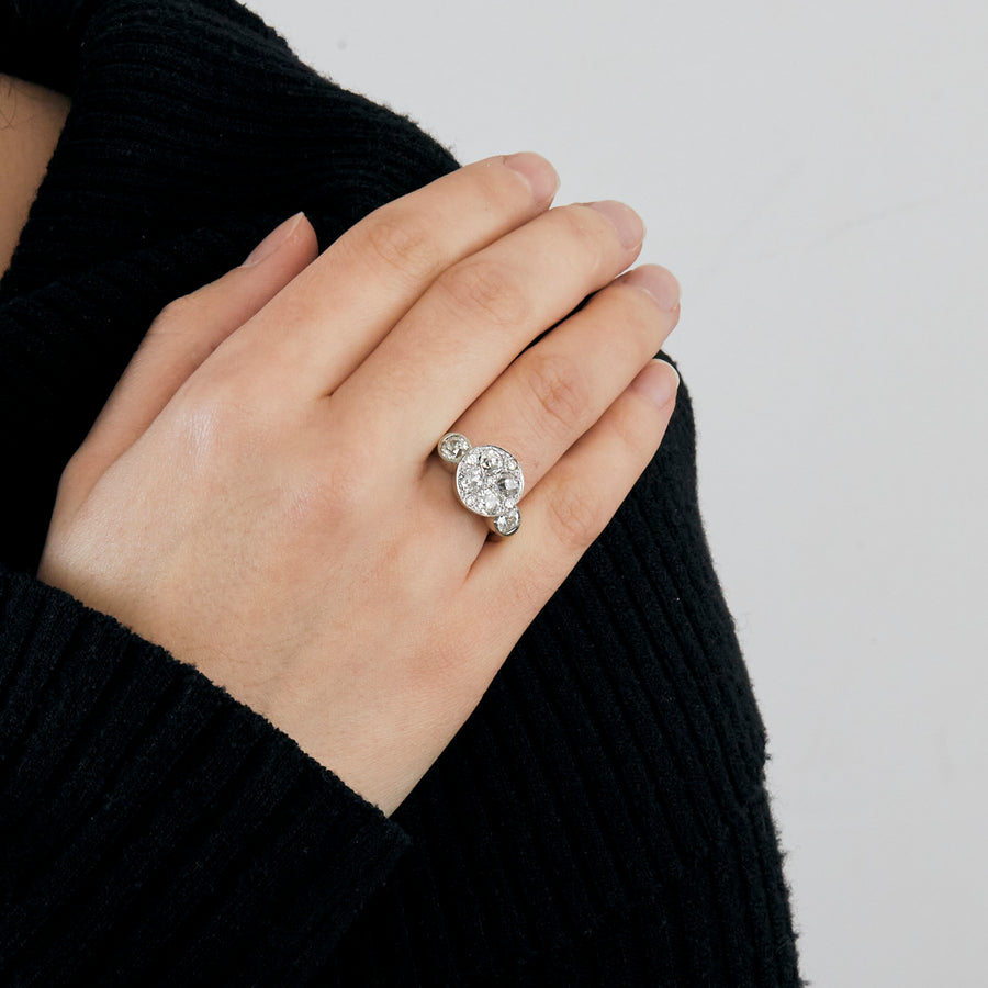 BAGUE ANCIENNE OR BLANC ET DIAMANTS.