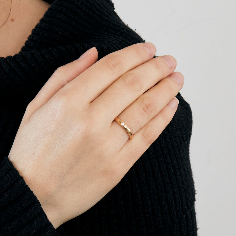 BAGUE ALLIANCE CARTIER OR JAUNE ET DIAMANT.