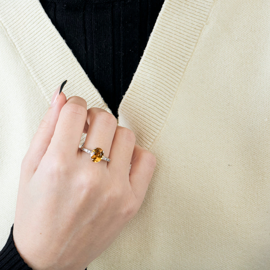 BAGUE CITRINE OR BLANC & DIAMANTS.