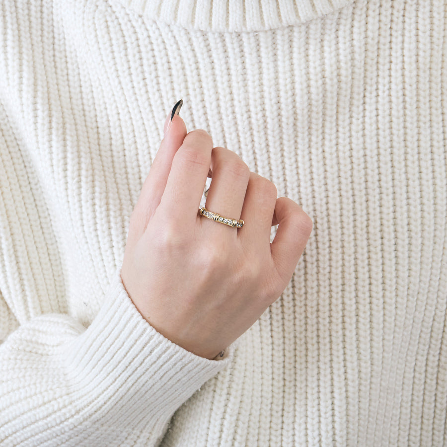 BAGUE OR JAUNE ET DIAMANTS.