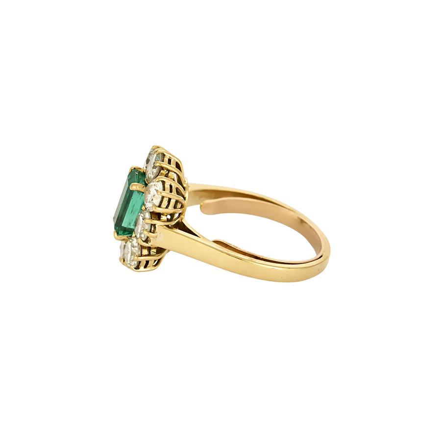 BAGUE MARGUERITE OR JAUNE, EMERAUDE ET DIAMANTS