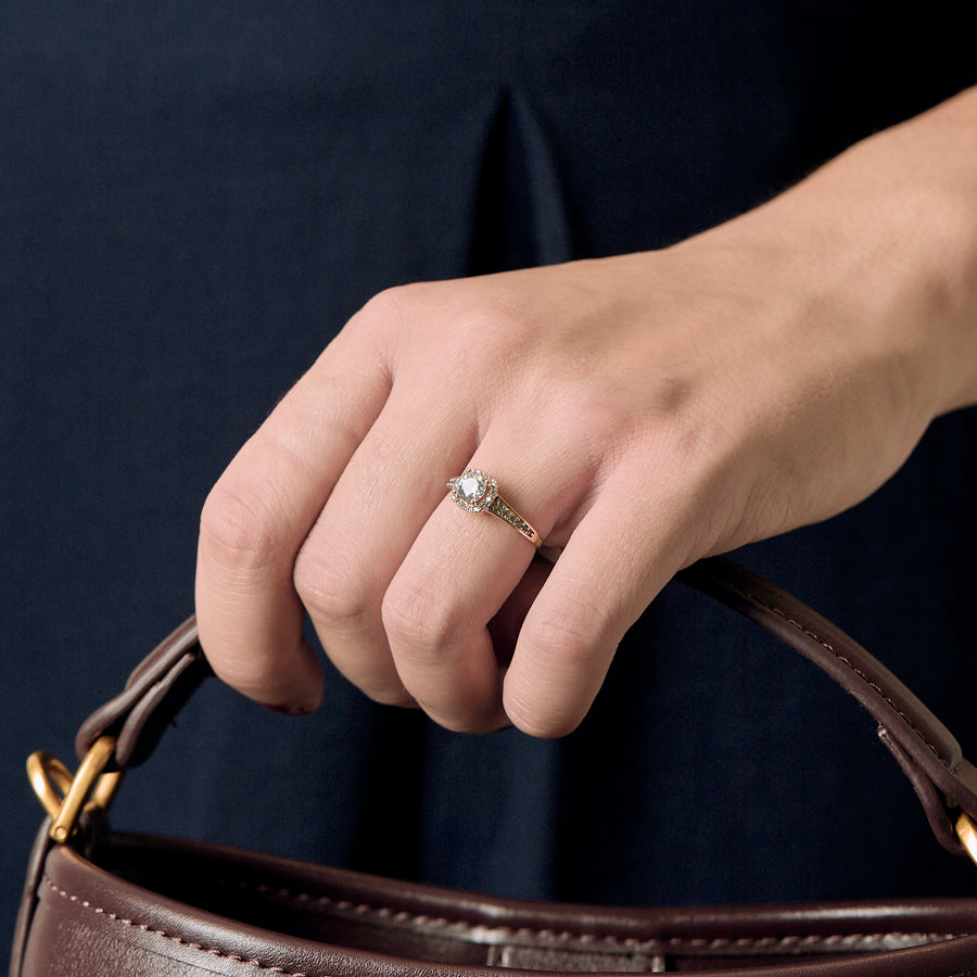 BAGUE OR JAUNE ET ZIRCONIUMS